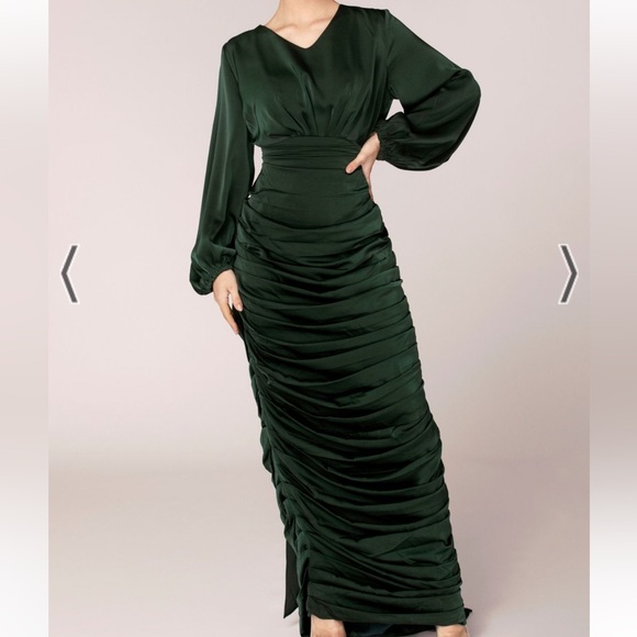 Veiled Collection Selena Rouched Dress - Picture 5 of 11